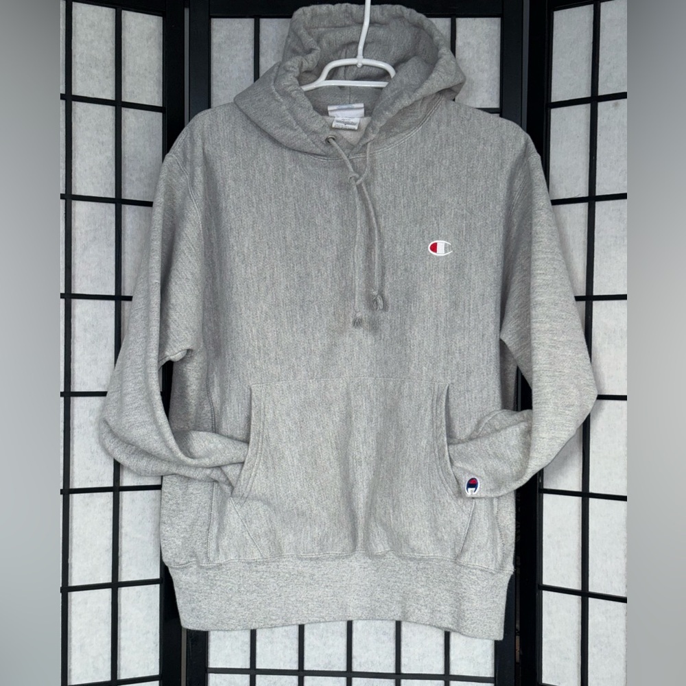 Champion Reverse Weave C Logo  Hoodie in Heather Grey 
Size: MED.